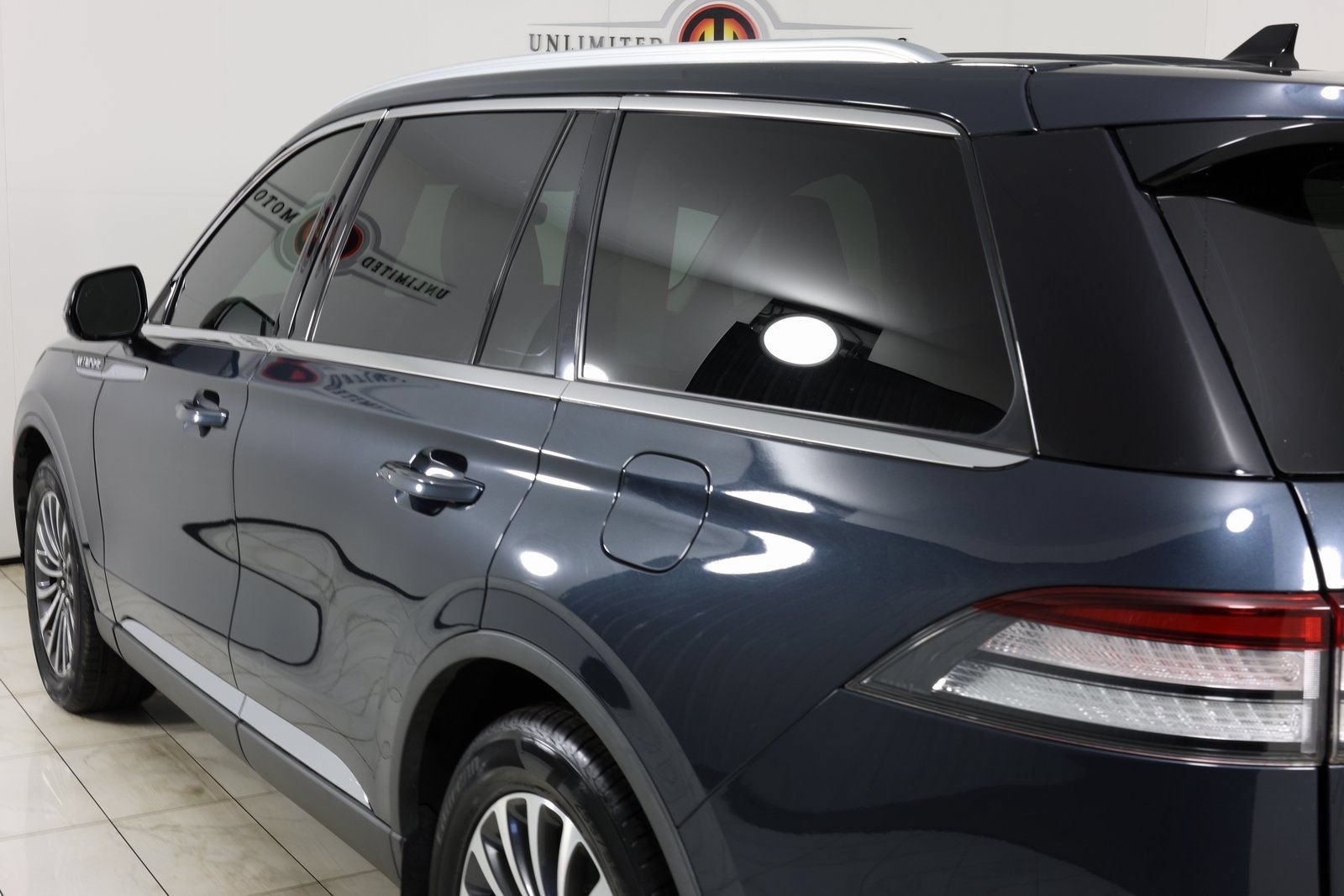 Used 2021 Lincoln Aviator Reserve w/ Class IV Trailer Tow Package AWD/4WD image 45