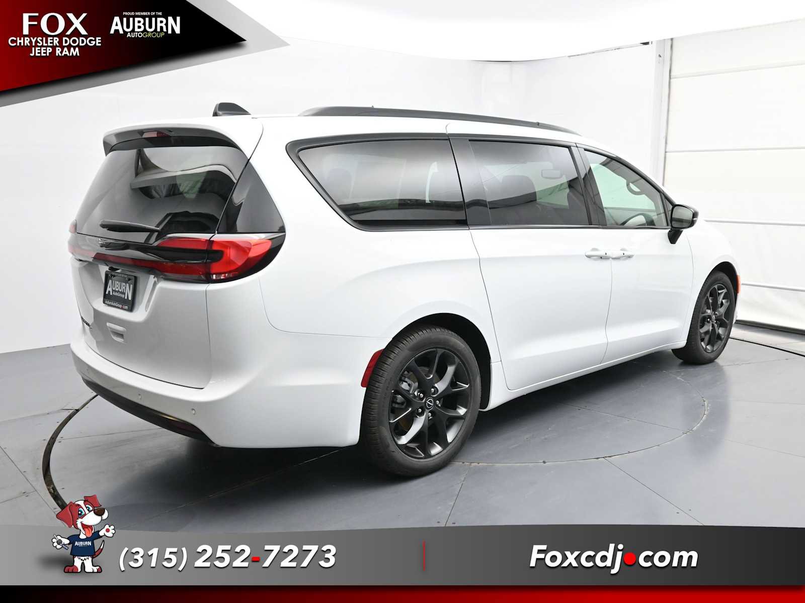 New 2026 Chrysler Pacifica Select w/ S Appearance Package image 12