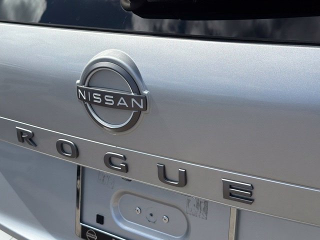 Used 2024 Nissan Rogue S AWD/4WD image 13