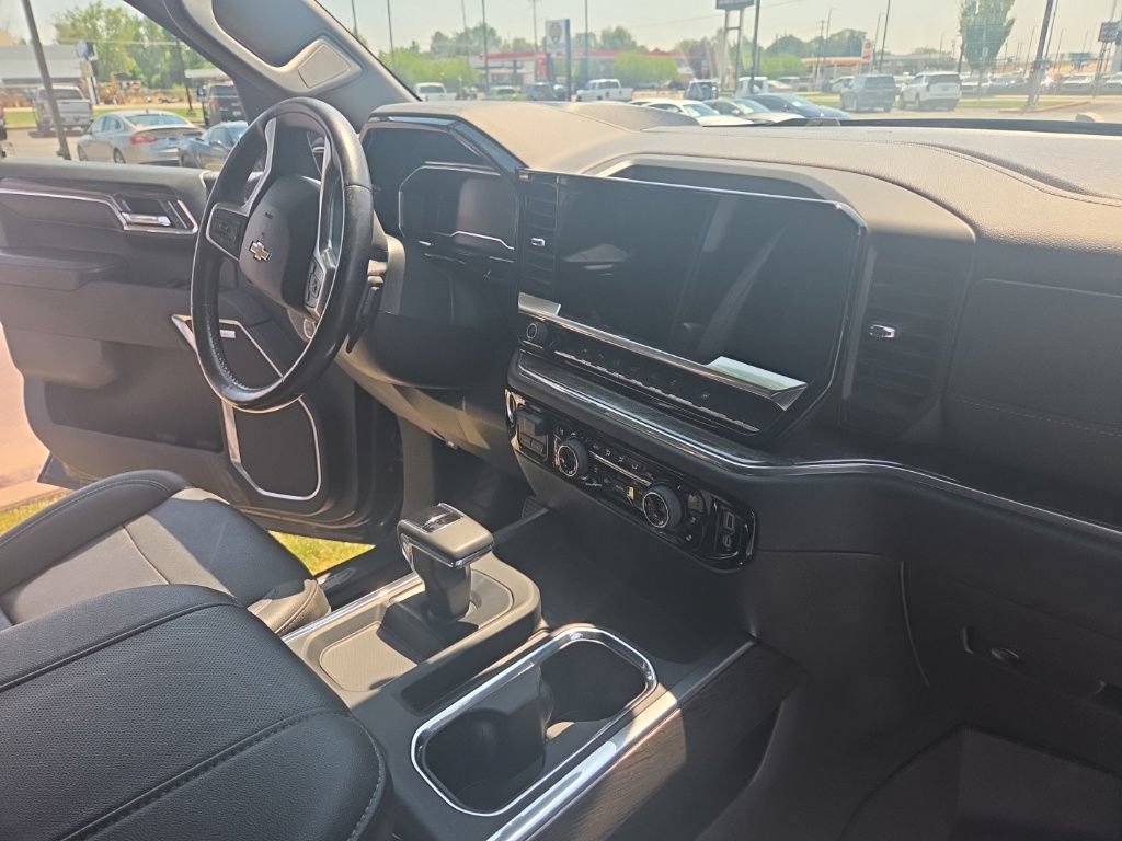 Used 2023 Chevrolet Silverado 1500 LTZ w/ Technology Package AWD/4WD image 9