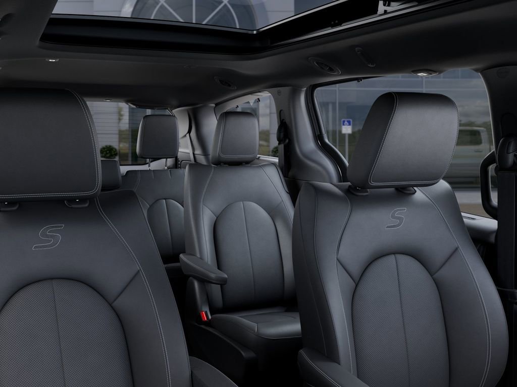 New 2025 Chrysler Pacifica Limited FWD image 27
