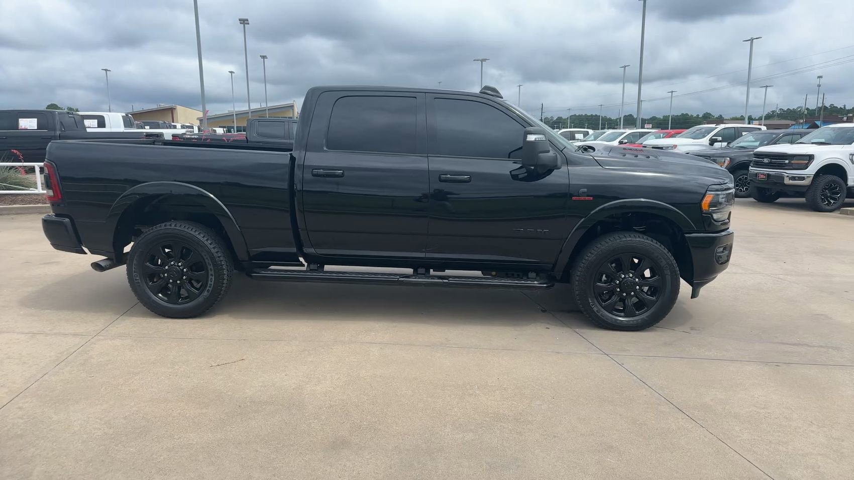 Used 2024 RAM 3500 Limited AWD/4WD image 2