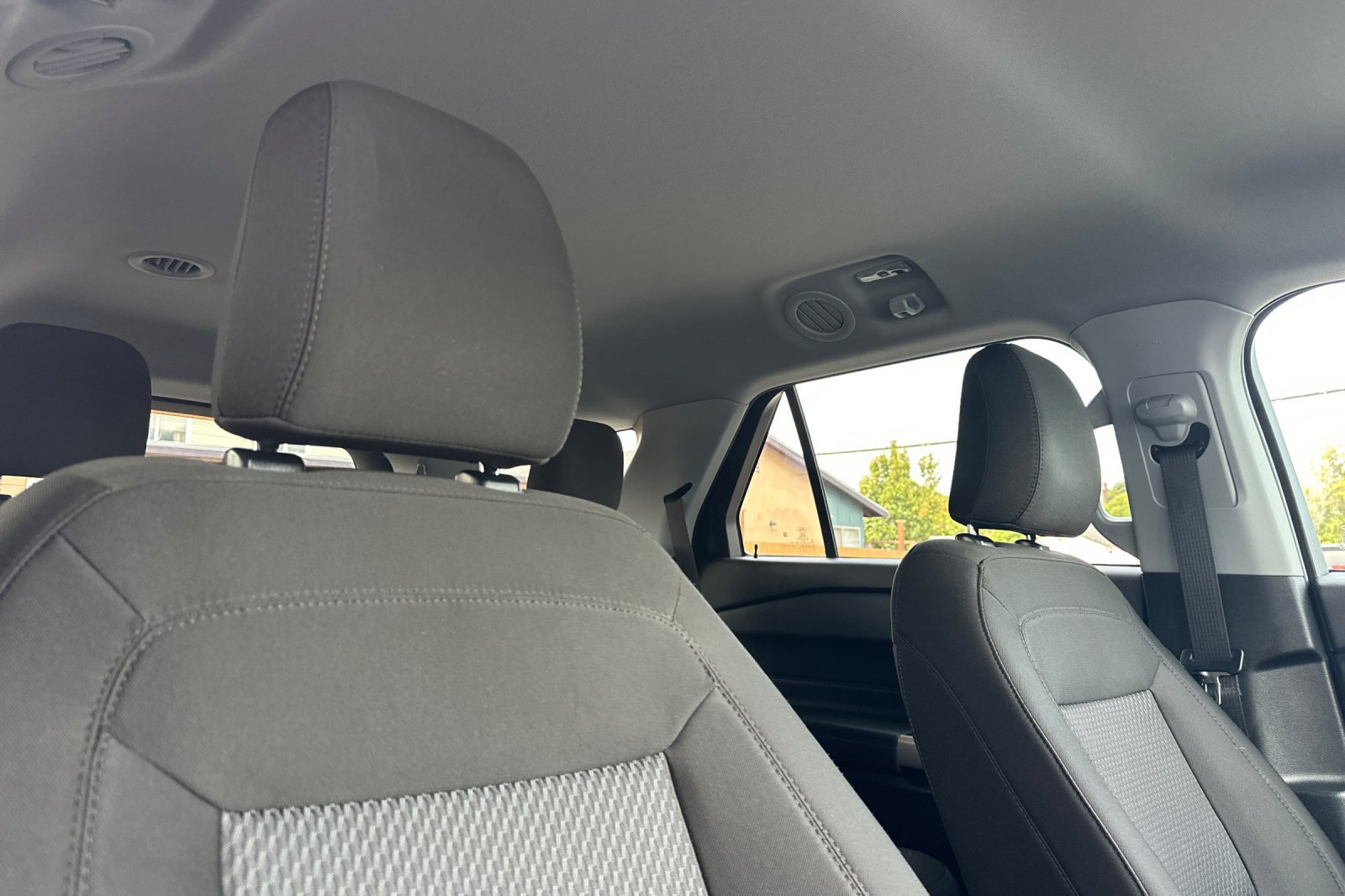 Used 2024 Ford Explorer XLT RWD image 23