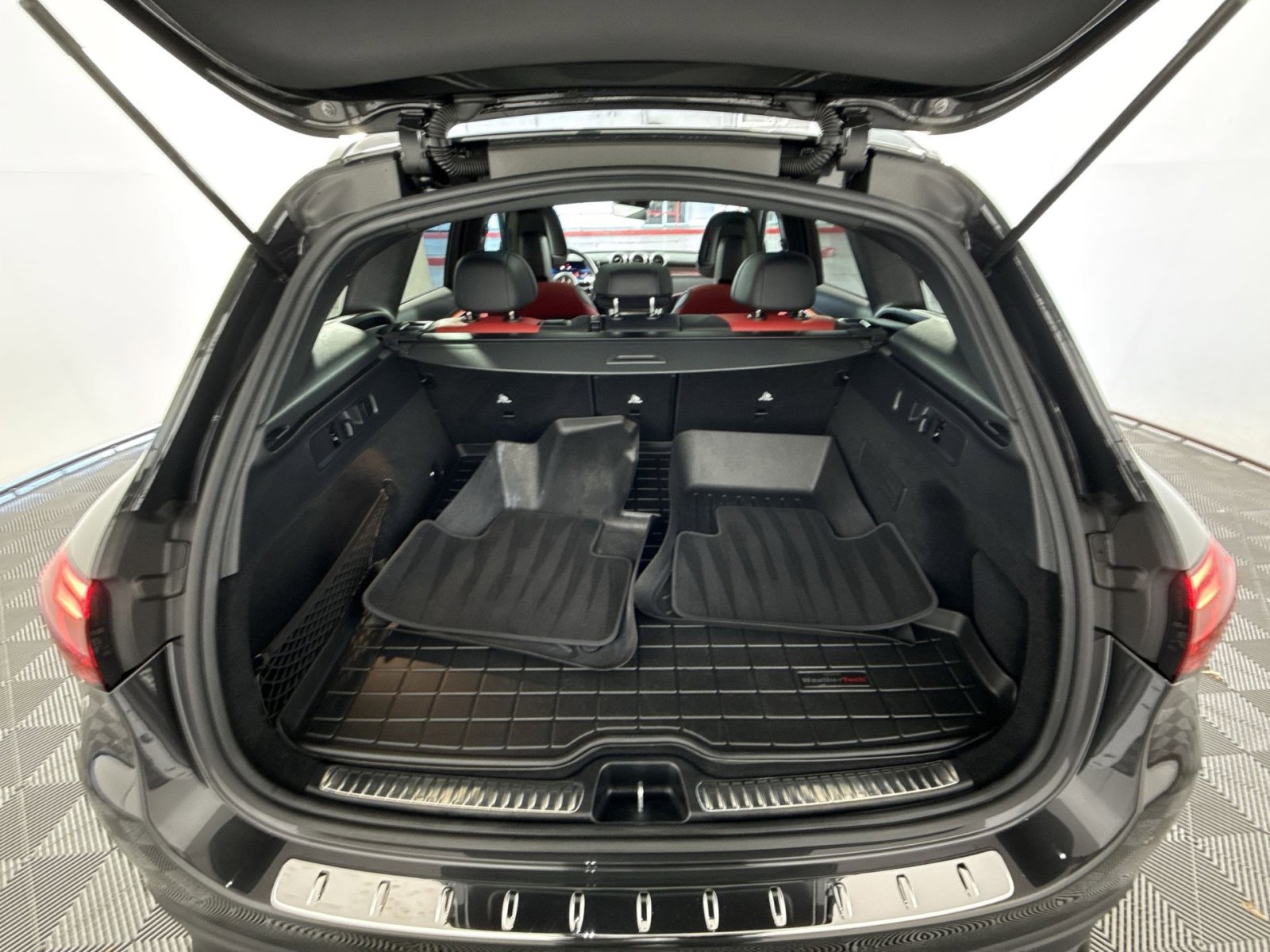 Used 2024 Mercedes-Benz GLC 43 AMG 4MATIC image 26