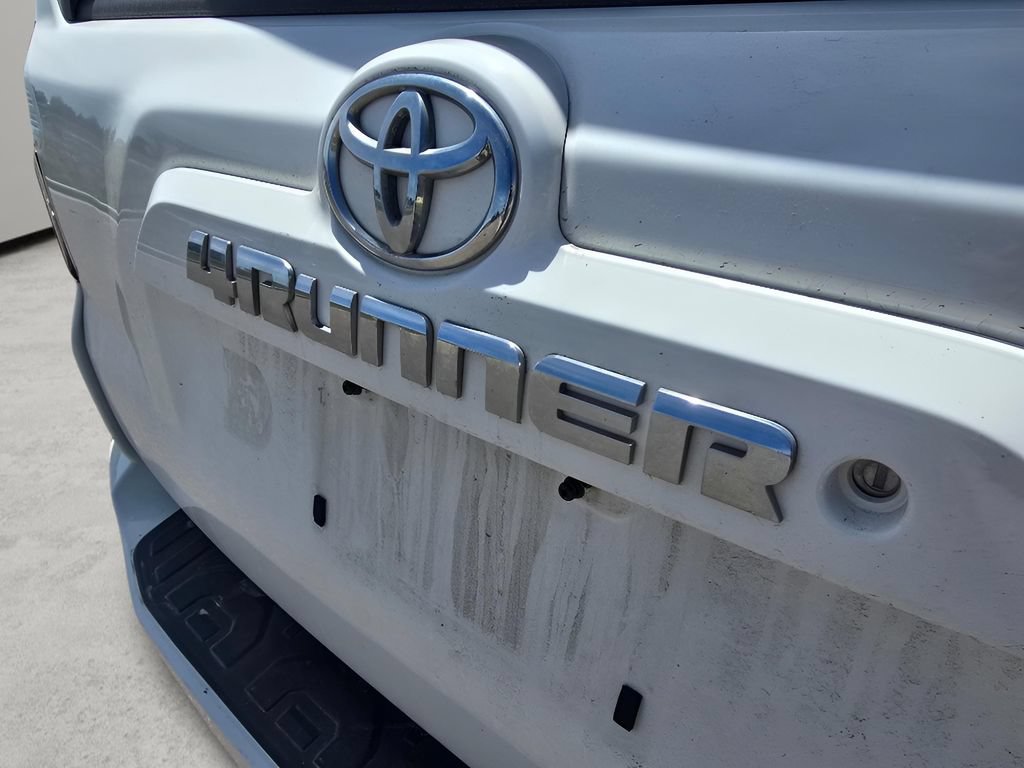 Used 2014 Toyota 4Runner SR5 AWD/4WD image 28