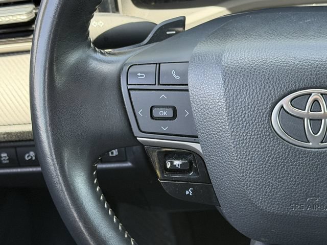 Used 2025 Toyota Camry SE FWD image 13