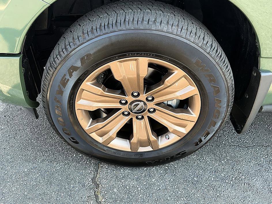 Used 2024 Nissan Titan SV w/ SV Bronze Edition Package image 7