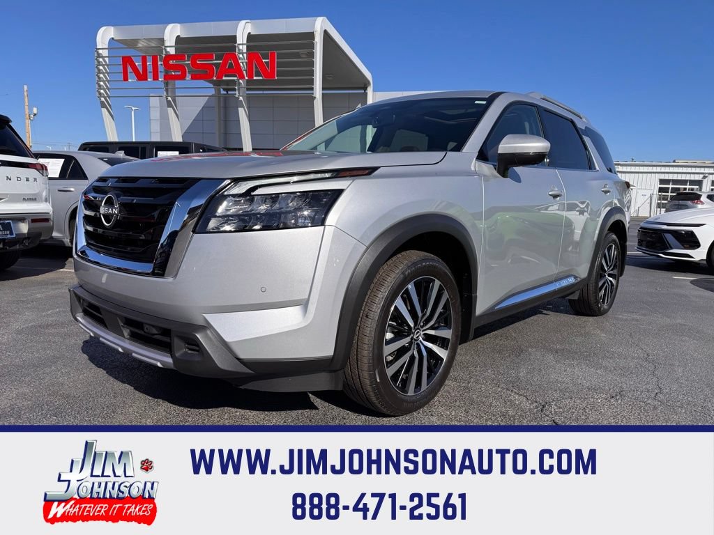 Used 2025 Nissan Pathfinder Platinum w/ Cargo Package AWD/4WD image 1