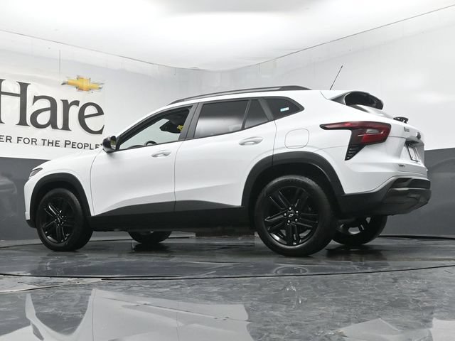Used 2026 Chevrolet Trax ACTIV w/ Sunroof Package FWD image 56