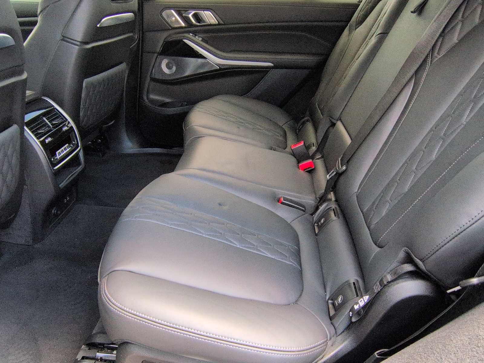 Used 2024 BMW X7 M60i w/ Executive Package AWD/4WD image 20