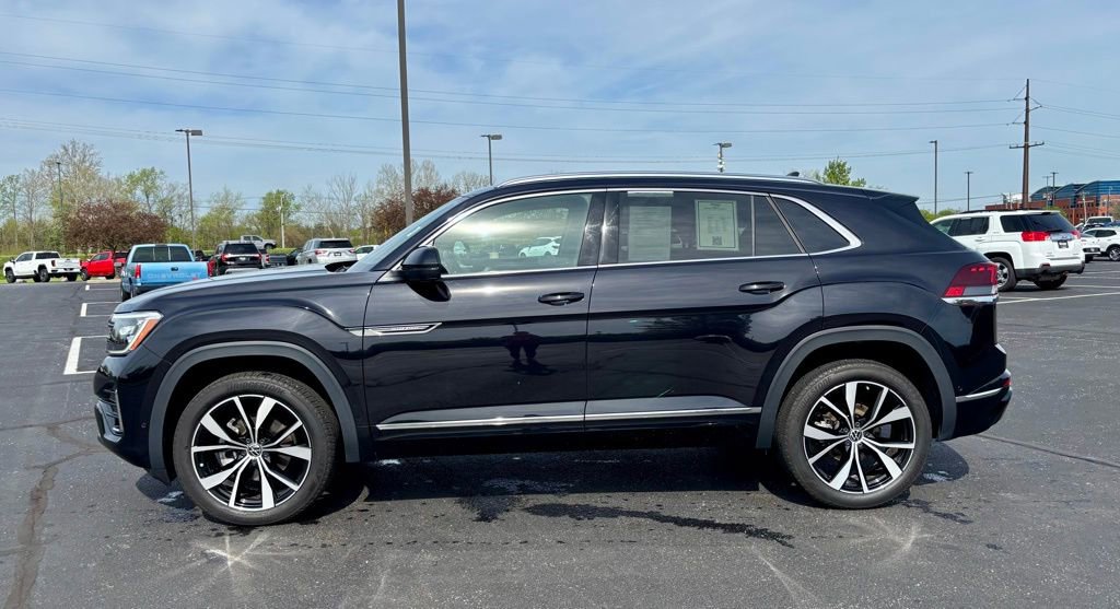 Used 2025 Volkswagen Atlas Cross Sport SEL Premium R-Line AWD/4WD image 4