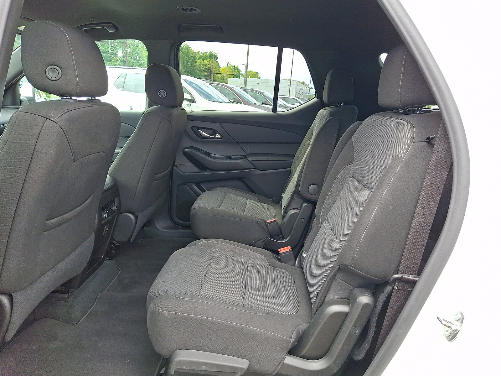 Used 2023 Chevrolet Traverse LT w/ Rear Camera Mirror Package AWD/4WD image 11
