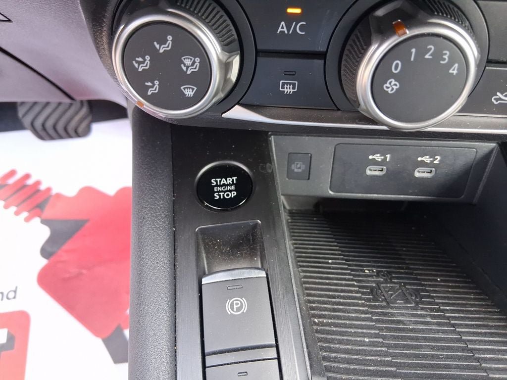 Used 2025 Nissan Kicks SV w/ Charging Package FWD image 29