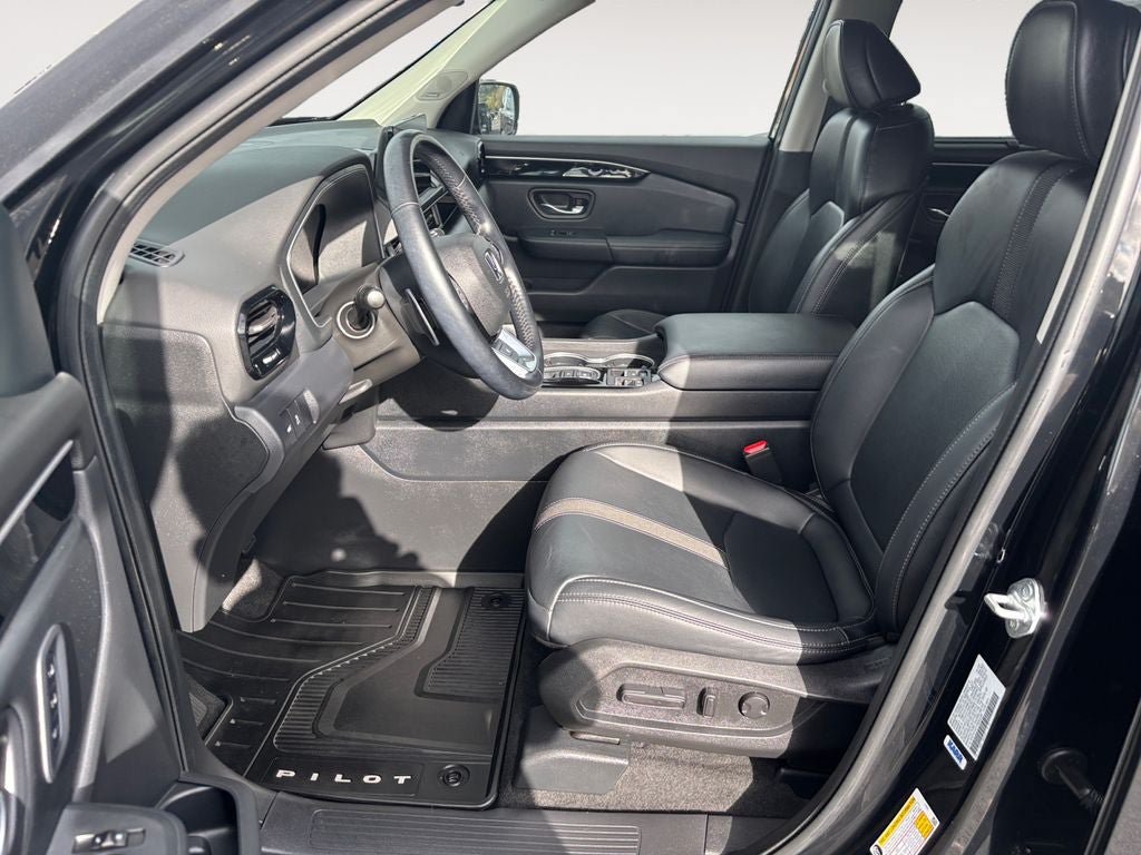 Used 2023 Honda Pilot Touring image 16