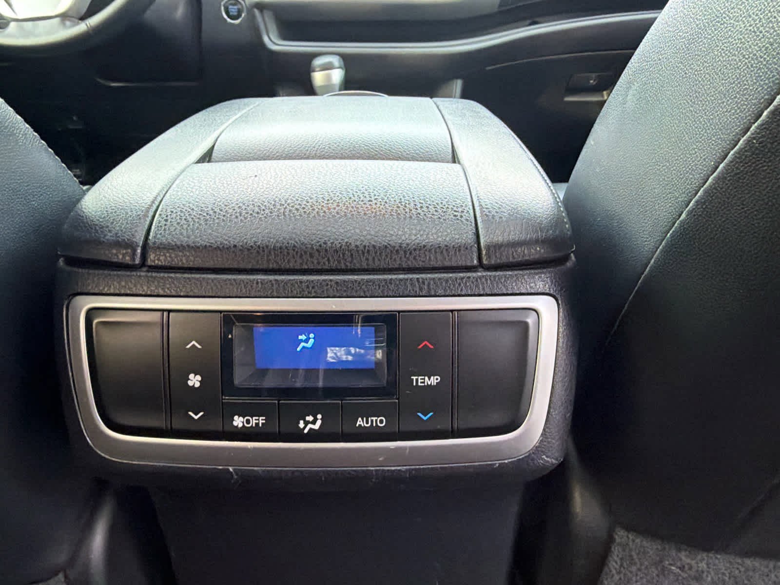 Used 2018 Toyota Highlander SE image 21