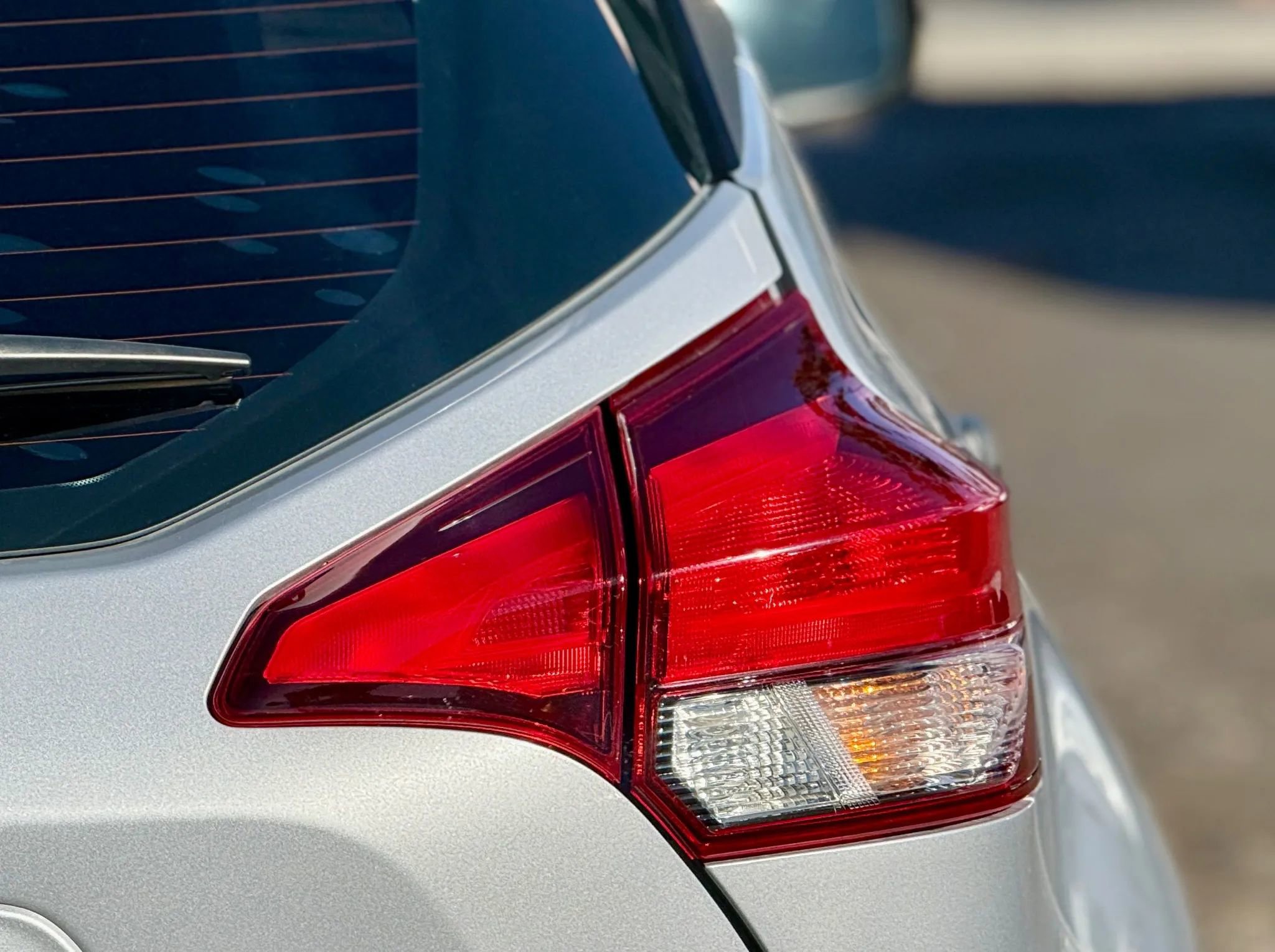 Used 2018 Nissan Kicks S image 5