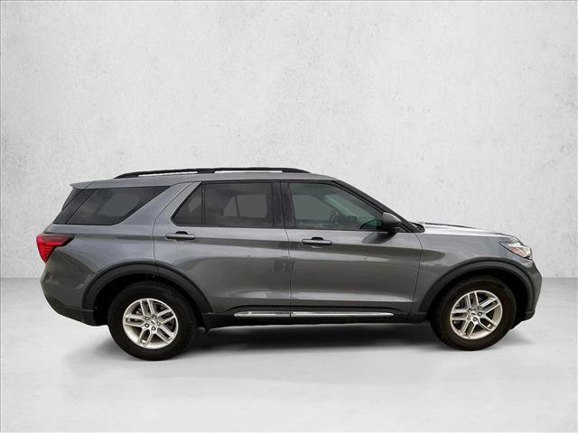 Certified 2025 Ford Explorer Active w/ Active Comfort Package RWD image 3