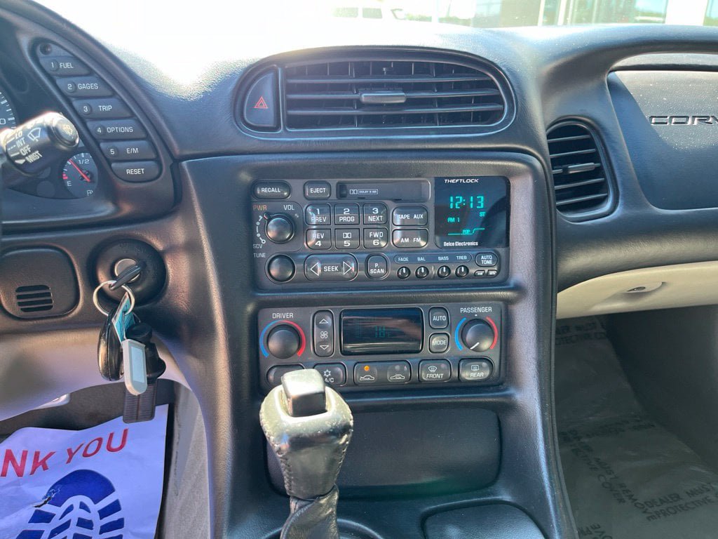 Used 1997 Chevrolet Corvette Coupe RWD image 13