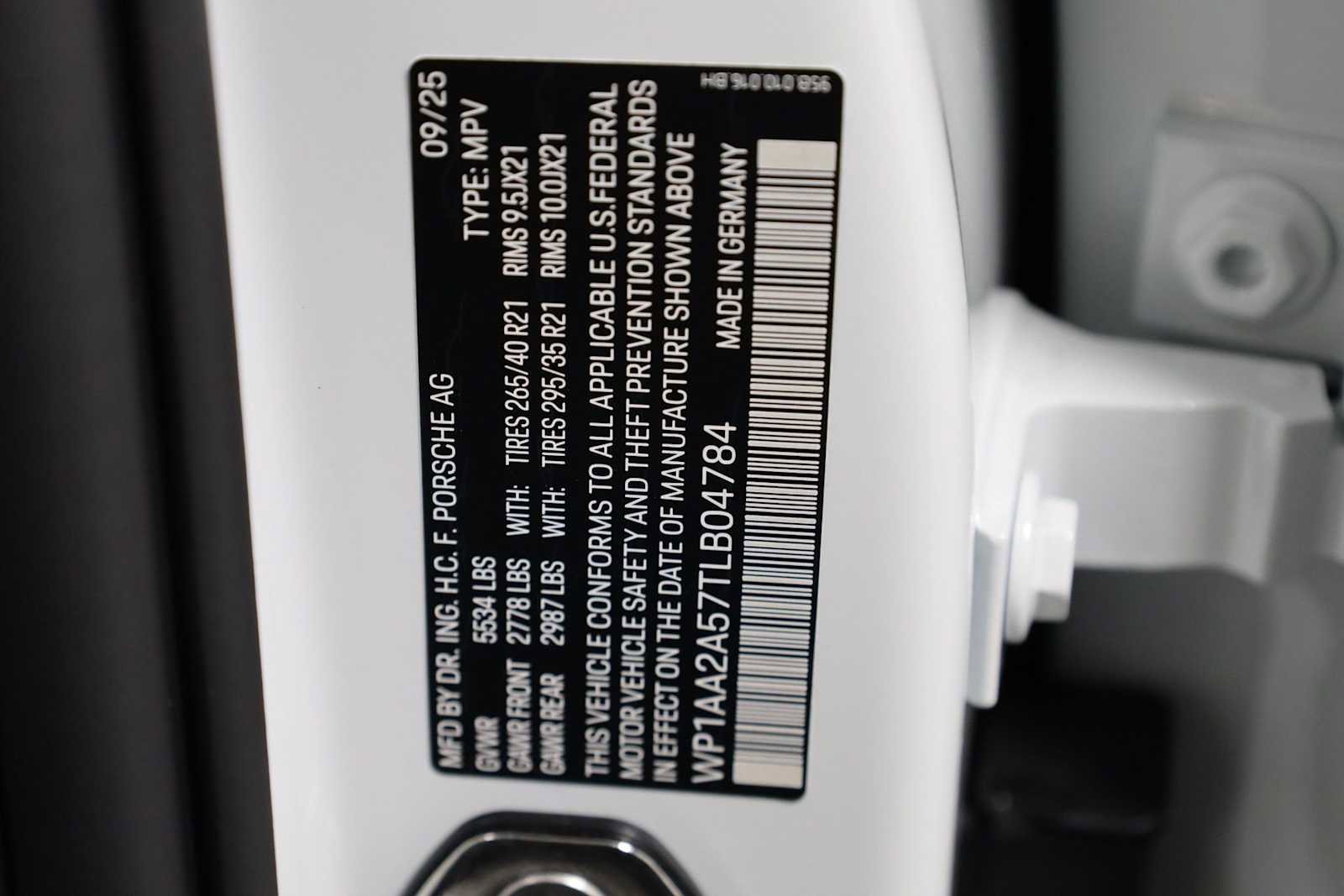 Certified 2026 Porsche Macan image 44