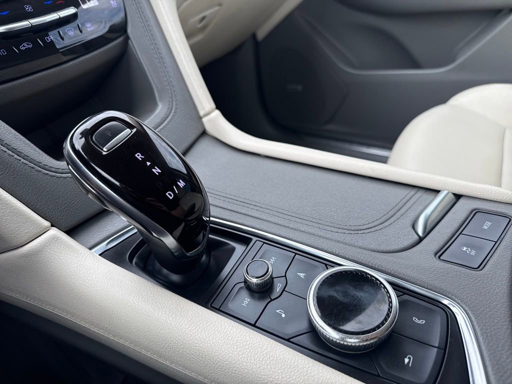 Certified 2022 Cadillac XT5 Premium Luxury w/ Technology Package image 11