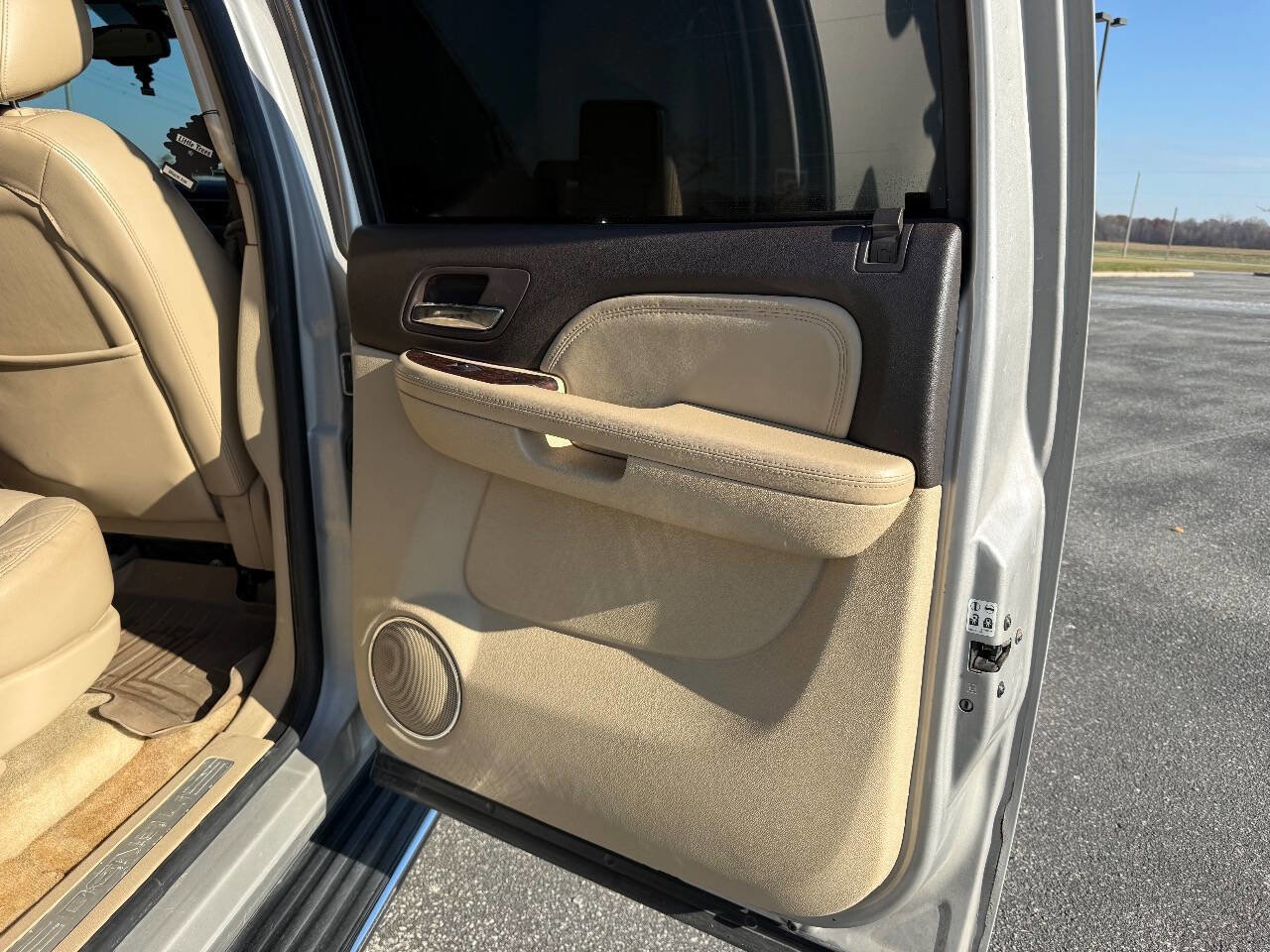 Used 2007 GMC Yukon XL Denali image 16