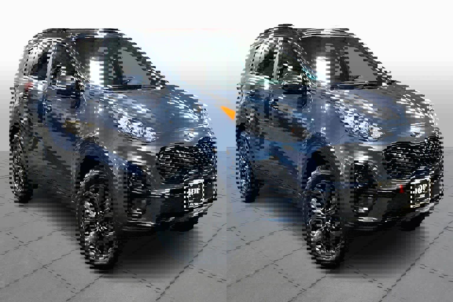 Used 2022 Kia Sportage Nightfall Edition image 3