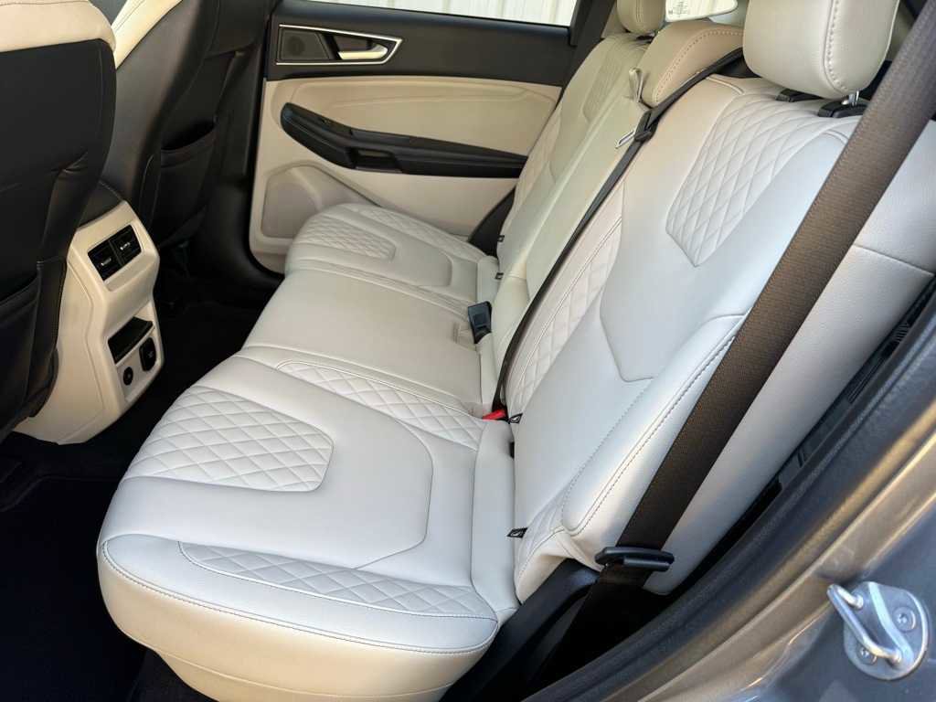 Used 2024 Ford Edge Titanium image 6