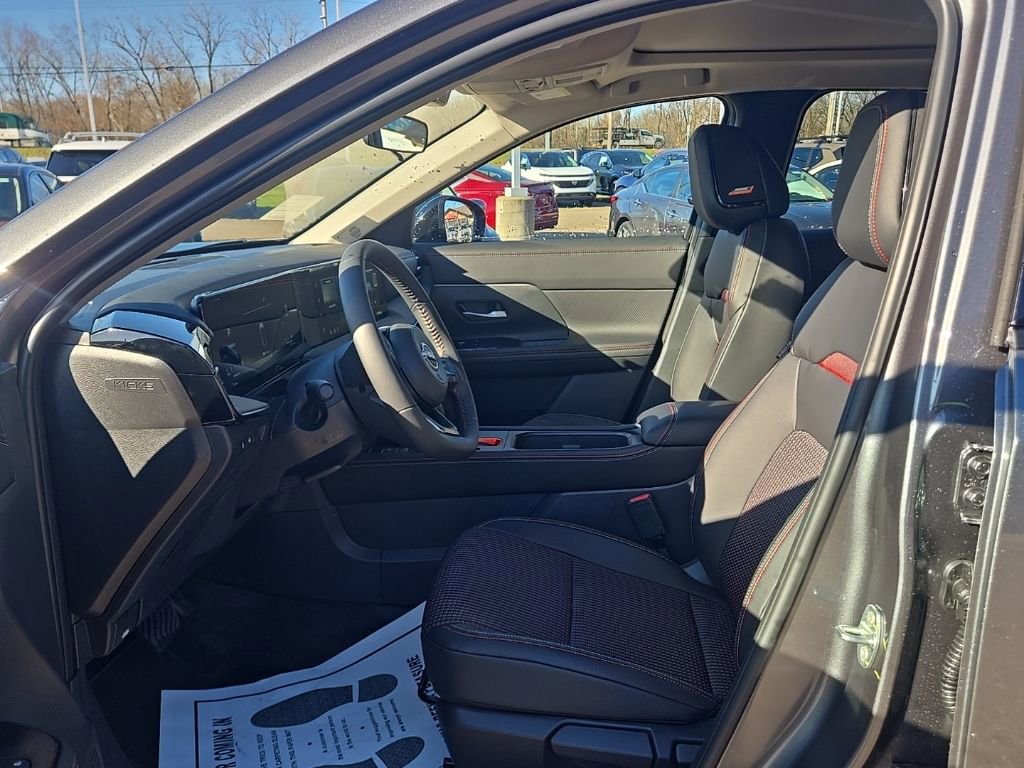 New 2026 Nissan Kicks SR w/ SR Premium Package image 9