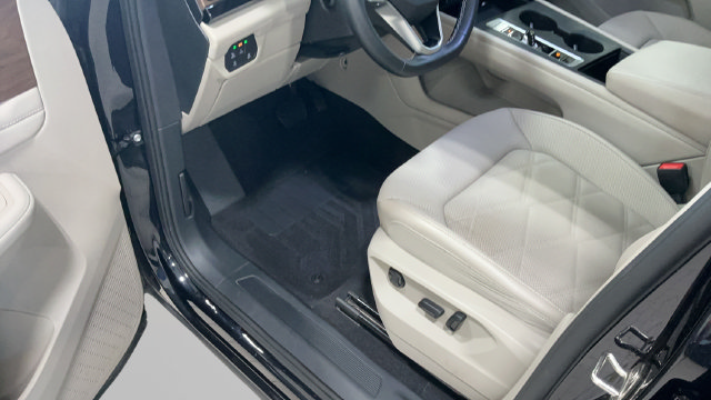 Certified 2025 Volkswagen Atlas SE AWD/4WD image 25