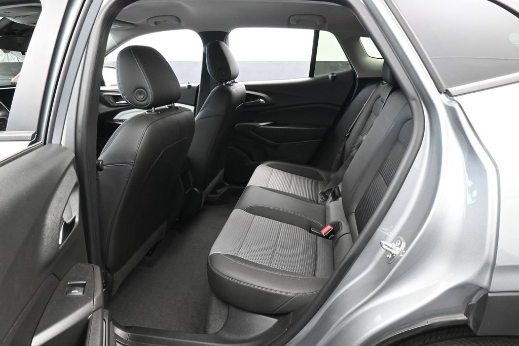 Used 2025 Chevrolet Trax LT w/ Driver Confidence Package FWD image 27