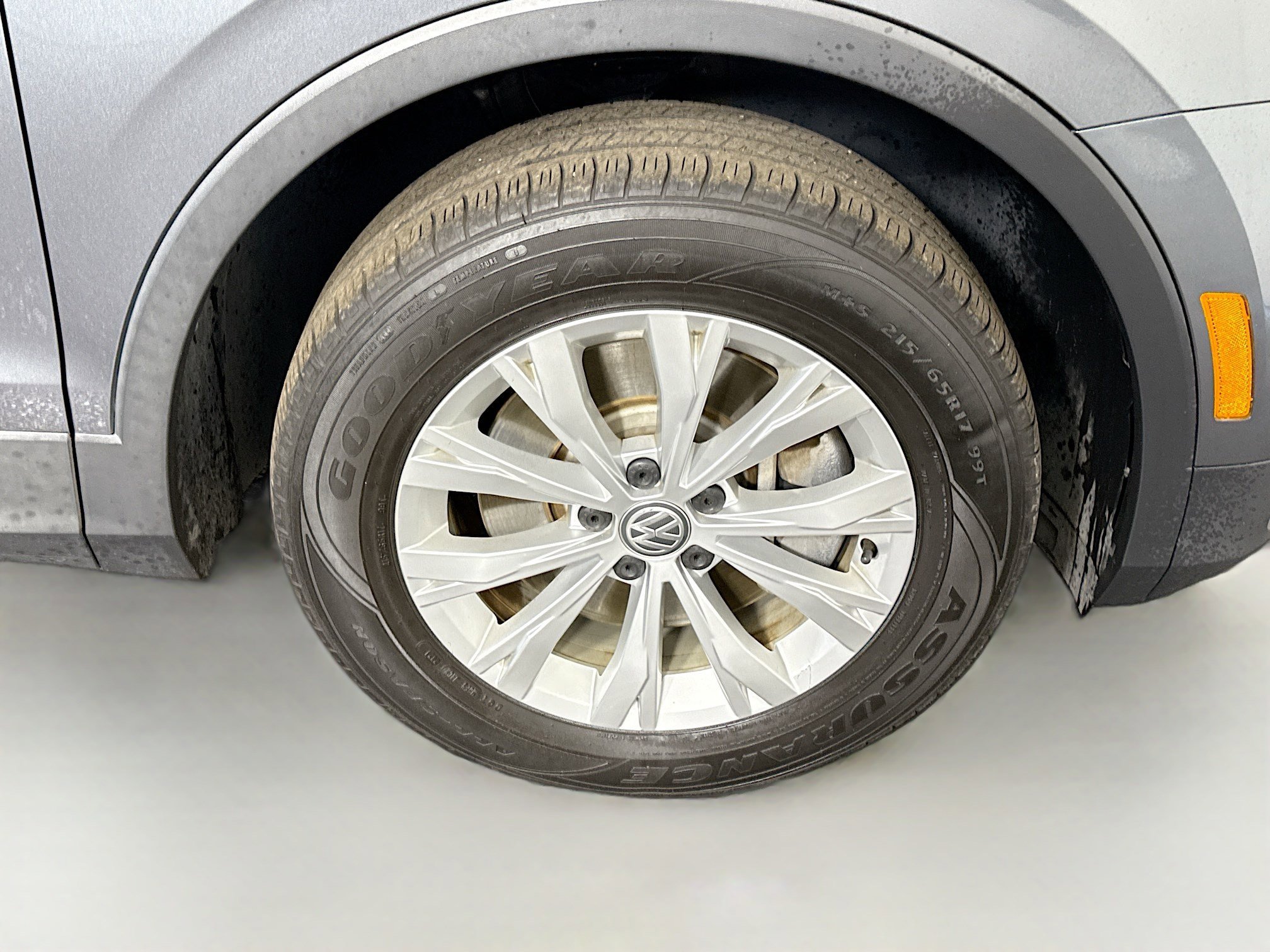 Used 2020 Volkswagen Tiguan S image 31