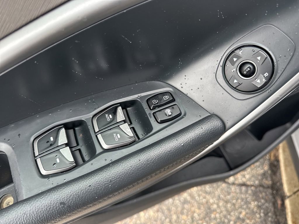 Used 2018 Hyundai Santa Fe SE image 17