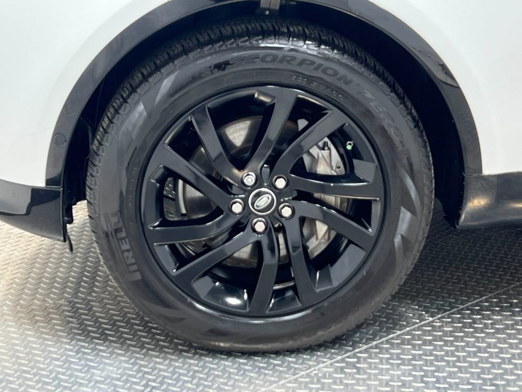 Used 2020 Land Rover Discovery Landmark image 41