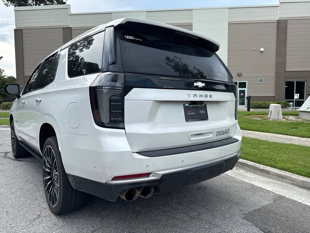 Used 2025 Chevrolet Tahoe High Country AWD/4WD image 11