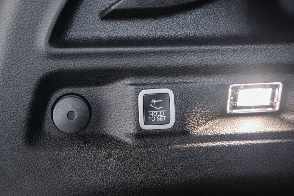 New 2025 Jeep Grand Cherokee L Limited w/ Luxury Tech Group II image 11