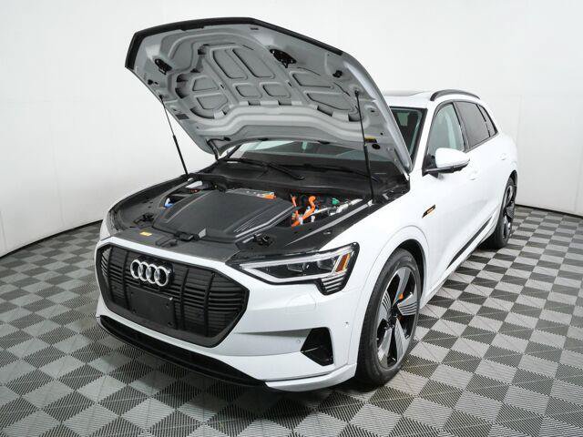 Used 2023 Audi e-tron Premium Plus w/ Premium Plus Package AWD/4WD image 36