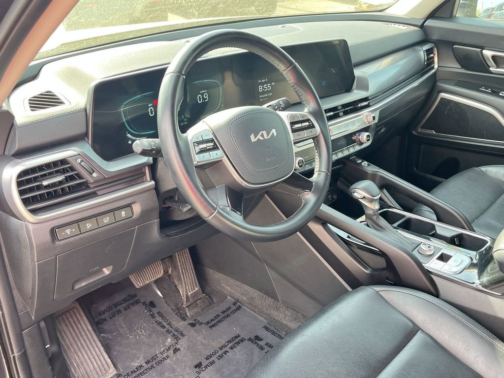 Used 2025 Kia Telluride S image 13