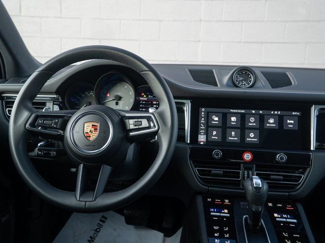 Certified 2025 Porsche Macan S image 22