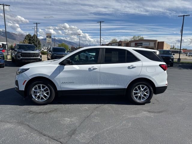 Used 2024 Chevrolet Equinox LS AWD/4WD image 4