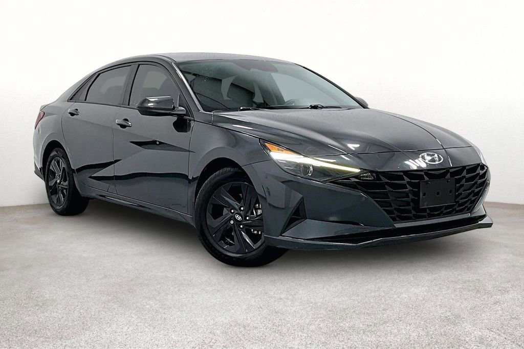 Used 2022 Hyundai Elantra SEL w/ Convenience Package FWD image 1