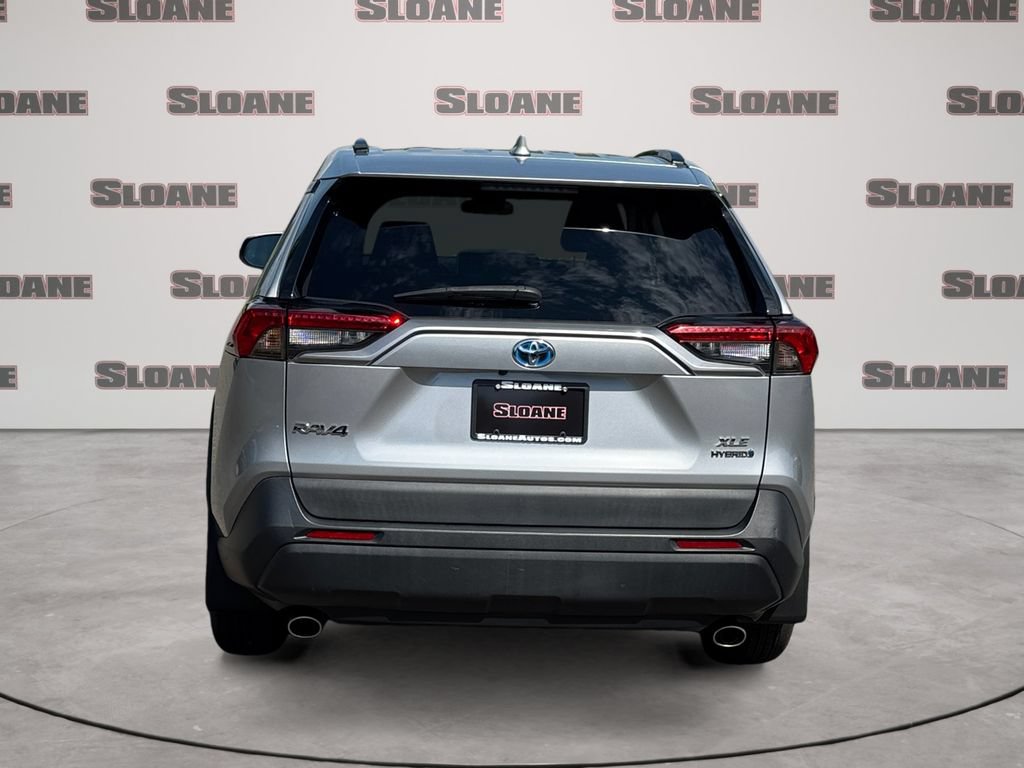 Used 2020 Toyota RAV4 XLE w/ Convenience Package AWD/4WD image 4