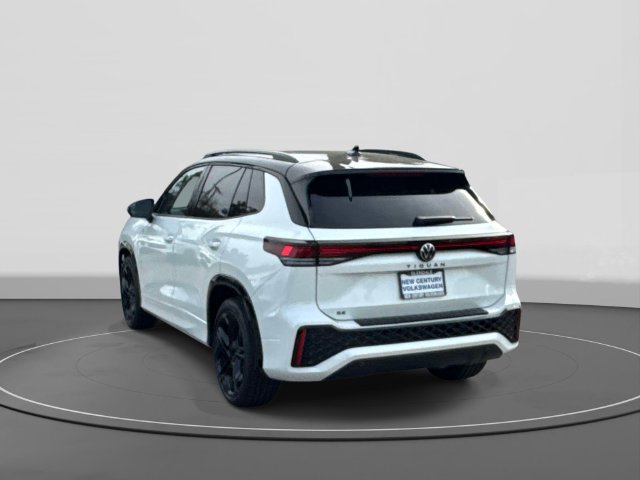 New 2026 Volkswagen Tiguan SE R-Line FWD image 3