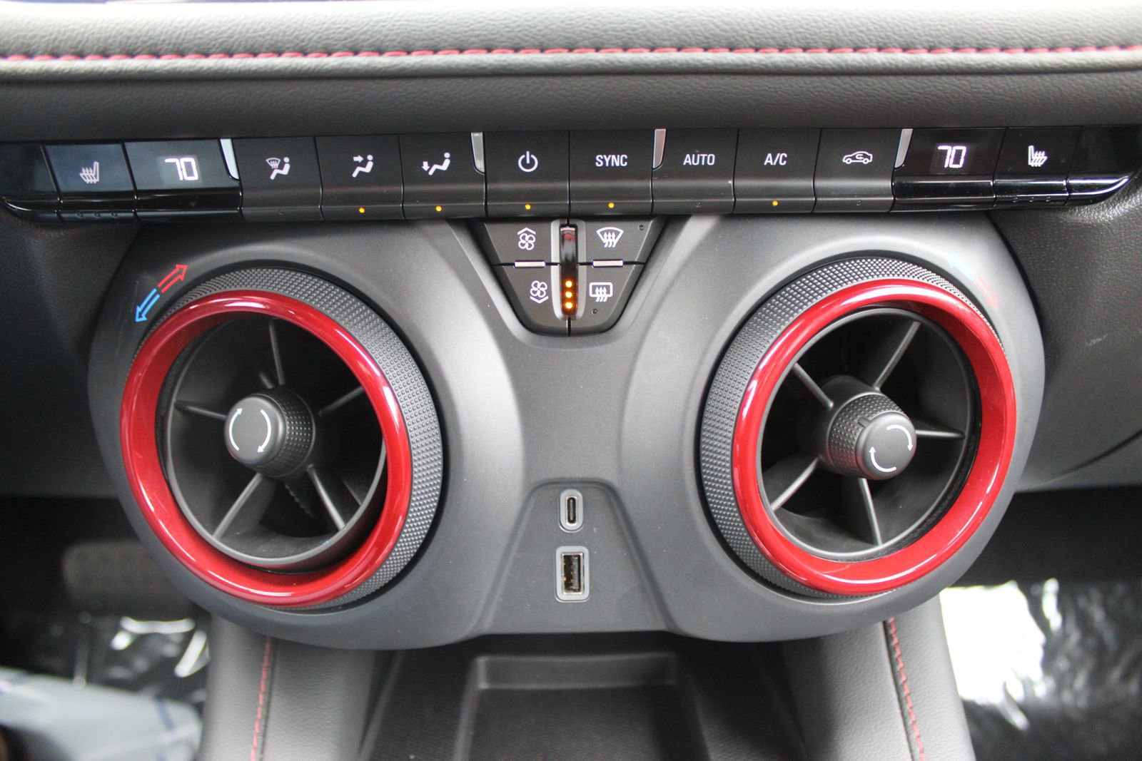 Used 2025 Chevrolet Blazer RS AWD/4WD image 35