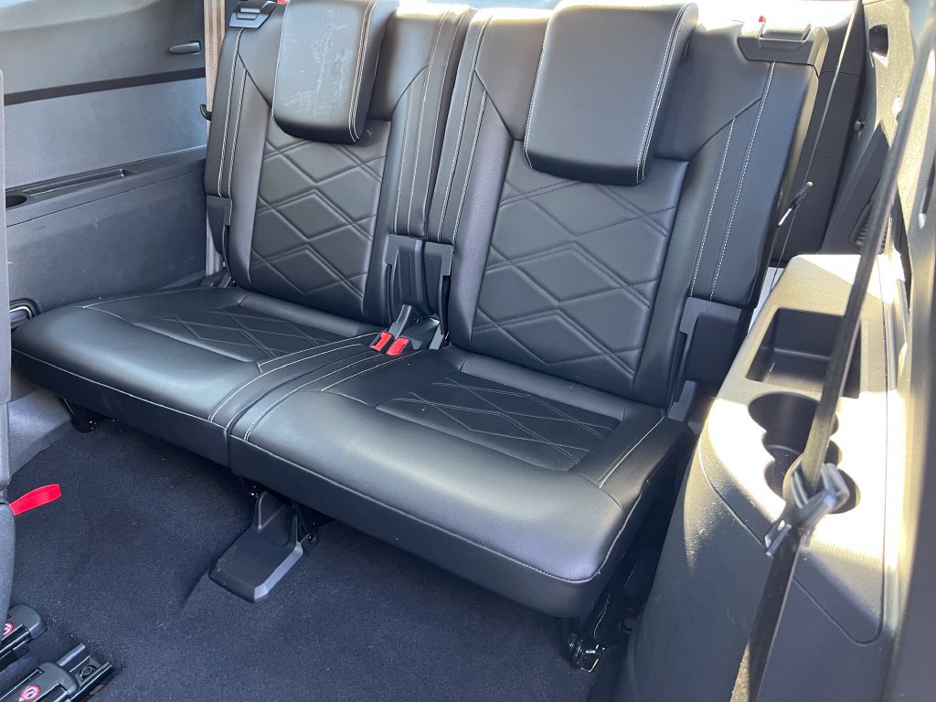 Used 2024 Volkswagen Atlas SE AWD/4WD image 15