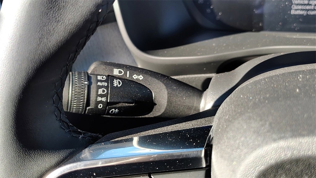 New 2026 Volvo XC40 B5 Core w/ Climate Package image 18