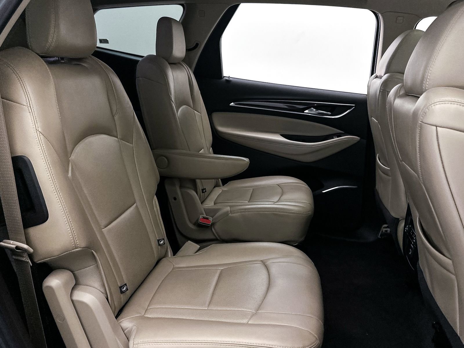 Used 2018 Buick Enclave Essence AWD/4WD image 34