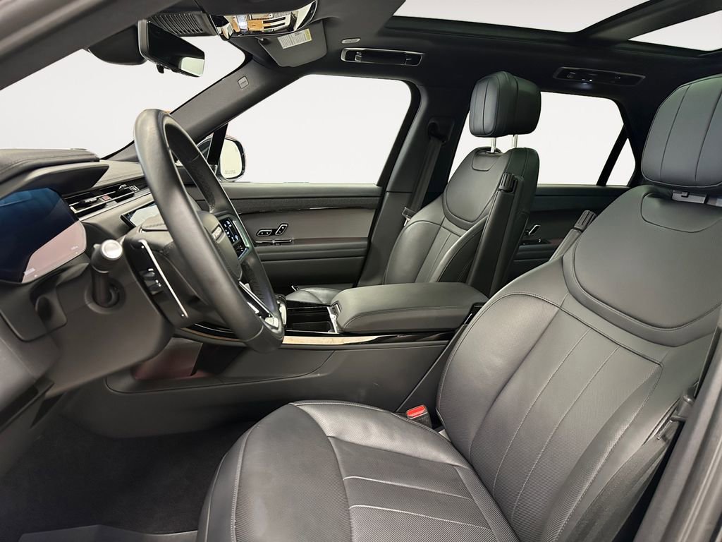 Used 2023 Land Rover Range Rover Sport SE image 6