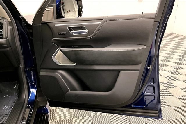 Used 2025 INFINITI QX80 Sensory AWD/4WD image 22
