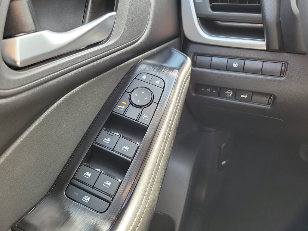 Used 2026 Nissan Rogue SV FWD image 18