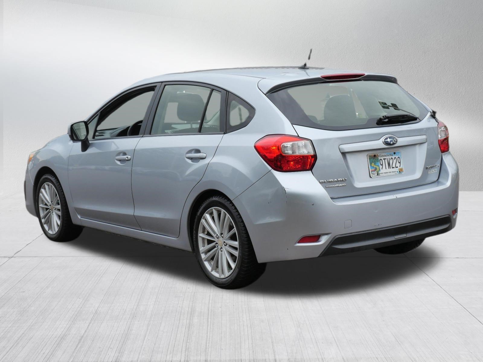Used 2013 Subaru Impreza 2.0i Premium w/ Alloy Wheel Pkg + Moonroof AWD/4WD image 5
